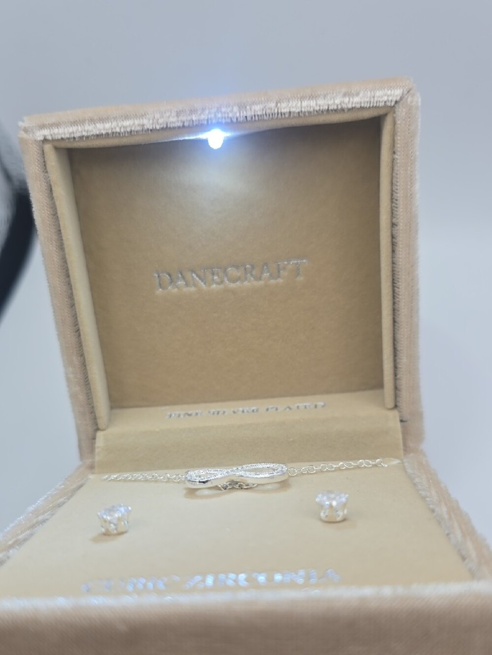 Danecraft Fine Silver Plated Infinity Necklace W/ Cubic Zirconia Studs (NWOT)🩶 - Picture 6 of 6